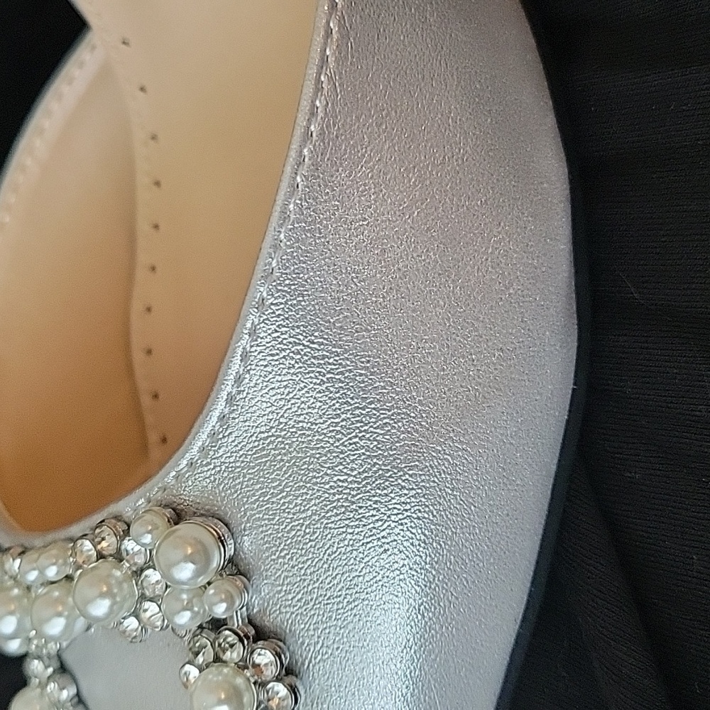 Adrienne Vittadini silver formal shoes. - Picture 10 of 13